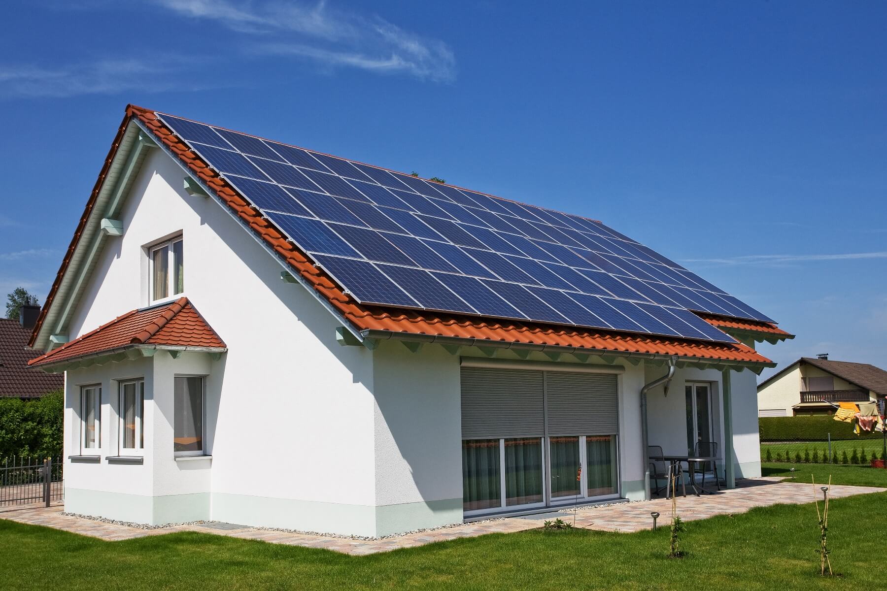 panouri-solare-fotovoltaice-acoperisuri-case_1